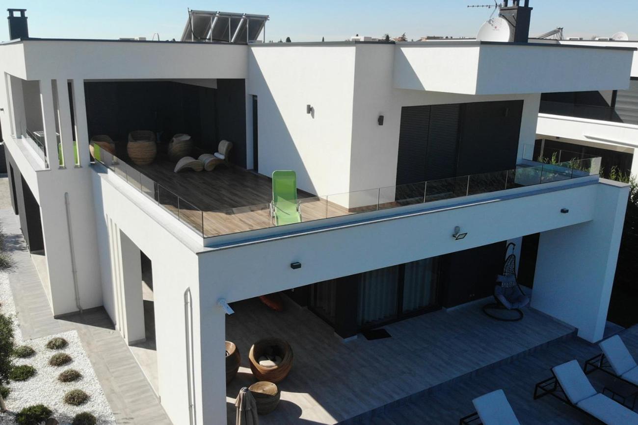 Villa Ula In Pula With Heated Pool And Sauna Zewnętrze zdjęcie