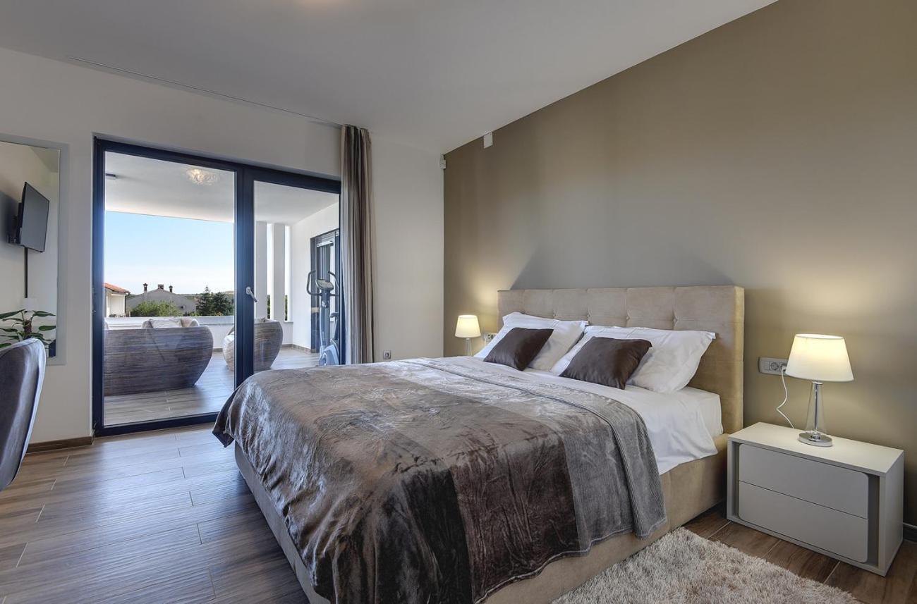 Villa Ula In Pula With Heated Pool And Sauna Zewnętrze zdjęcie